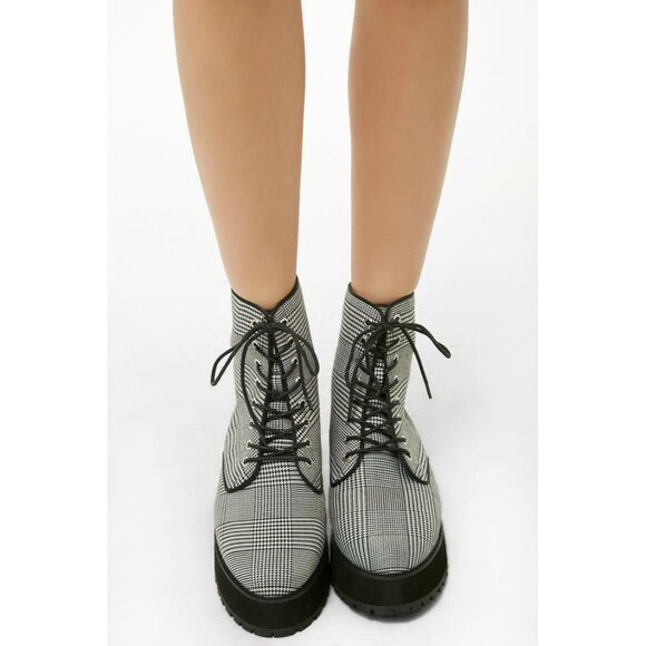 New Forever 21 Women's Glen Check Ankle Boots Black Textile Platform Size 8( 39) - Picture 1 of 6